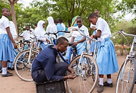 Velafrica_Downloads_Flying-Mechanic_Chimwemwe-Mkandawire.jpg