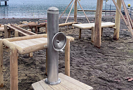 Wasserspiel Strandbad Seeburg Küssnacht.jpg
