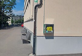 AED 1 Schulhaus Immensee.jpg