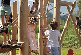 Spielplatz Merlischachen.JPG