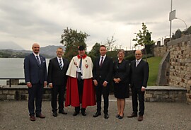 Gedenkfeier Königin Astrid Gruppenfoto NEU Bezirk Küssnacht.JPG